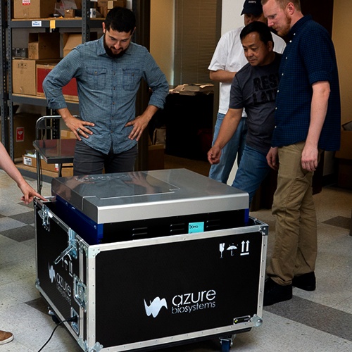 This custom made ATA case by LPC hides an inbuilt scissor lift to lift the heavy piece of equipment out of the case.